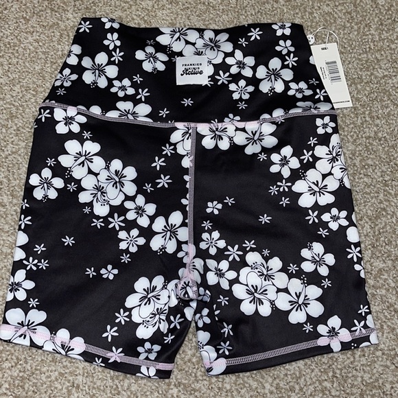 ❌SOLD❌ Frankie’s Bikinis Speedy High Waist Floral Biker Short - Picture 7 of 7